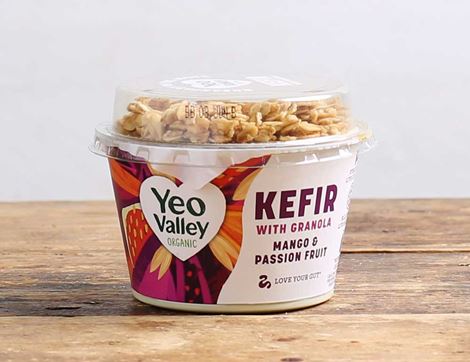 Mango & Passion Fruit Kefir Yogurt with Granola (180g)